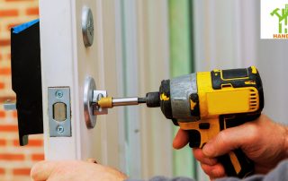 How to install door knob