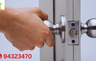 how to remove door knob